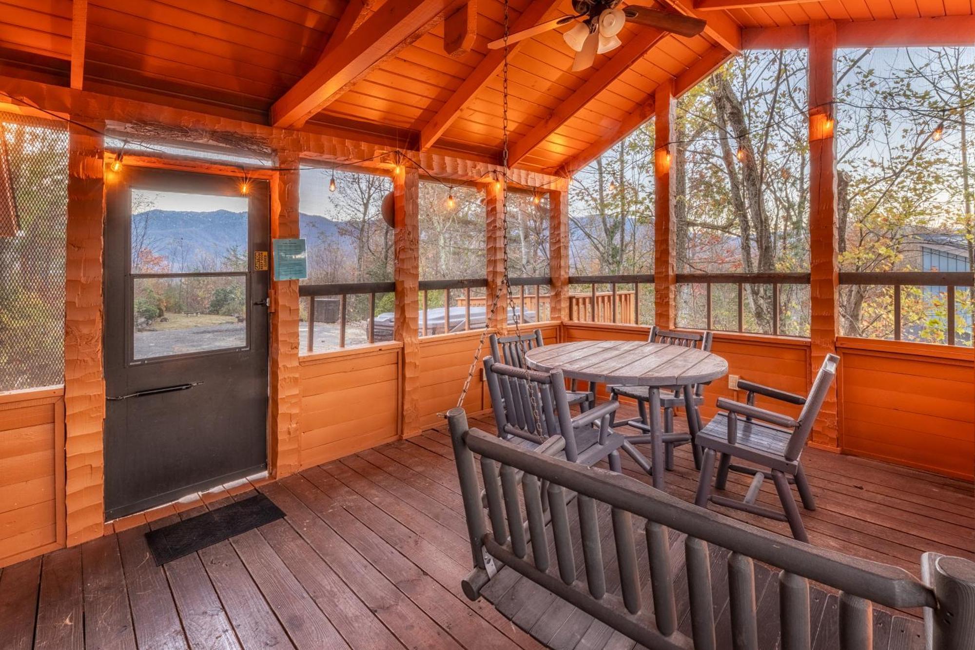 Real Log Cabin With Amazing Views, Hot Tub, Sauna, Games Gatlinburg Zewnętrze zdjęcie