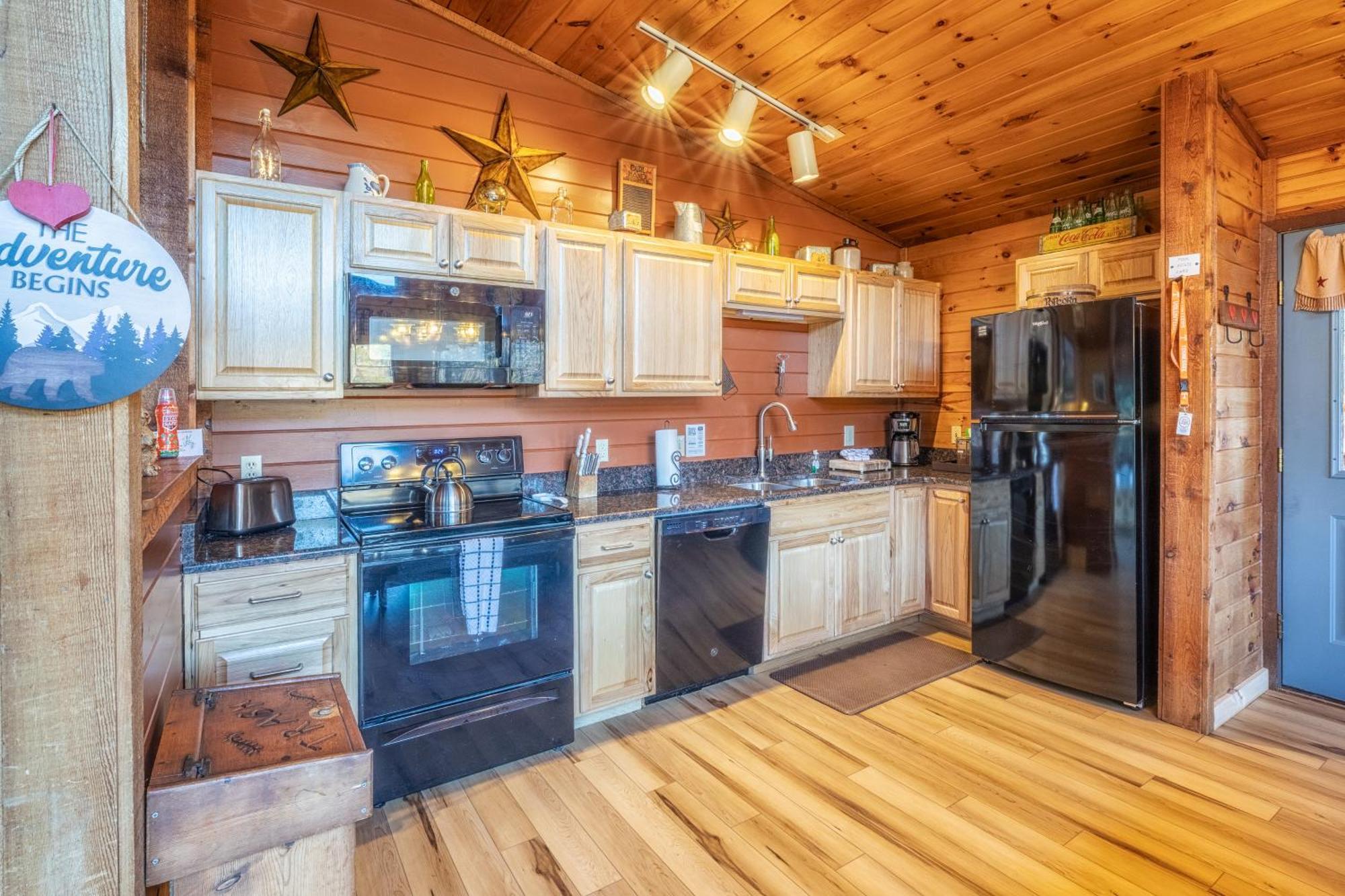 Real Log Cabin With Amazing Views, Hot Tub, Sauna, Games Gatlinburg Zewnętrze zdjęcie
